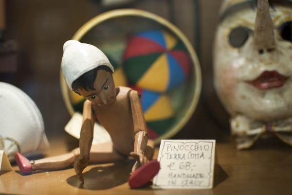 Pinocchio gioca Pinocchio gioca